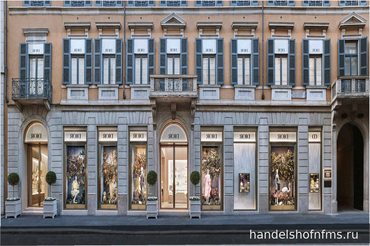 Новый бутик Dior в Милане: музей современного искусства (работы Пистолетто, Клементе и других)